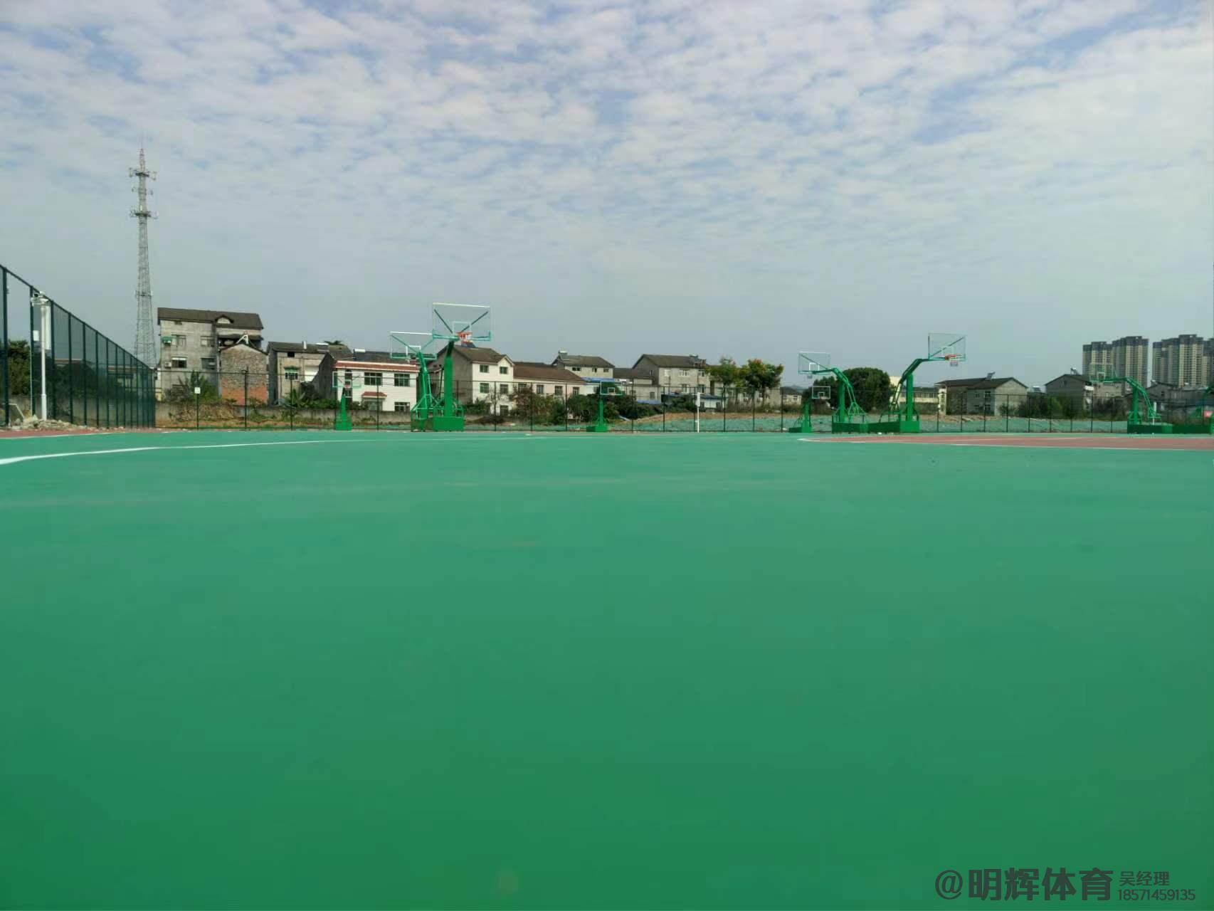 江达硬地丙烯酸球场的优缺点